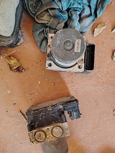 traktor kon: Hyundai, Verna, 2010 il, Orijinal, İşlənmiş — 1