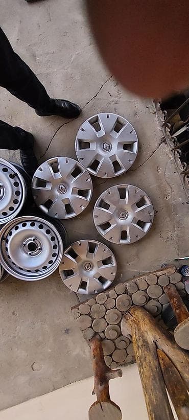 14 lük disk: 4 ədəd polad disk komplekti - Rəng: gümüşü (boyalı polad) - Dəlik — 4