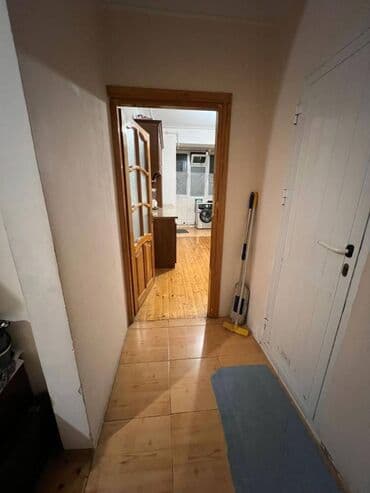 9 ci mikrorayon satilan evler: Bakı, 3 otaqlı, Köhnə tikili, m. Qara Qarayev, 80 kv. m — 13