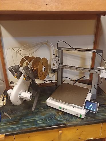 Bambu Lab A1 3D printer və AMS Lite çoxrəngli filament modulu