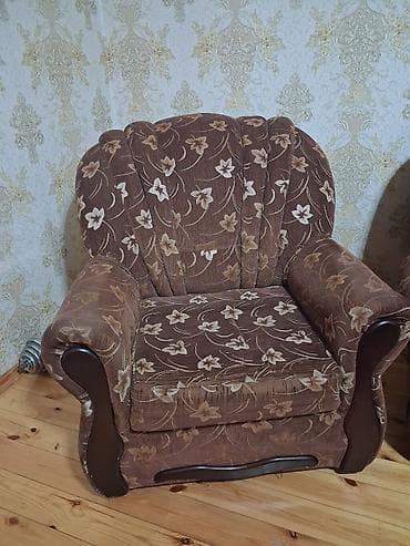 divan kreslo satilir: İşlənmiş, Klassik divan, 2 kreslo, Bazalı, Açılan — 3