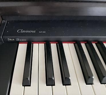 real gitara: Yamaha Clavinova CLP-440 rəqəmsal pianino - Tam ölçülü 88 klaviş — 2