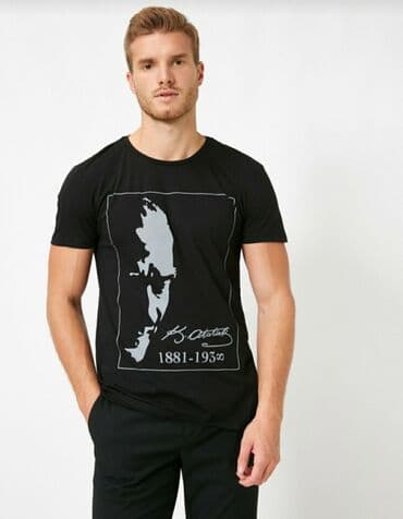 Yeni fudbolka. S, M razmere gedir. Koton firmasi