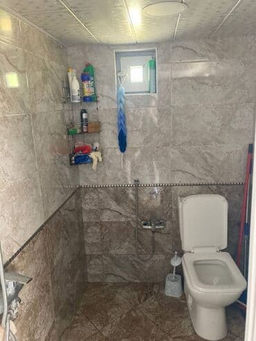 qaracuxurda ev: 100 kv. m, 2 otaqlı — 4