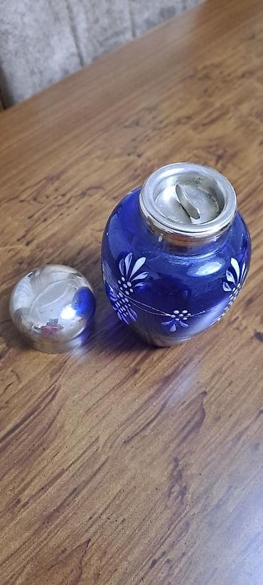 hediyye 8 mart: Kobalt-mavi şüşədən dekorativ bankalar – metal qapaqlı - Material — 2