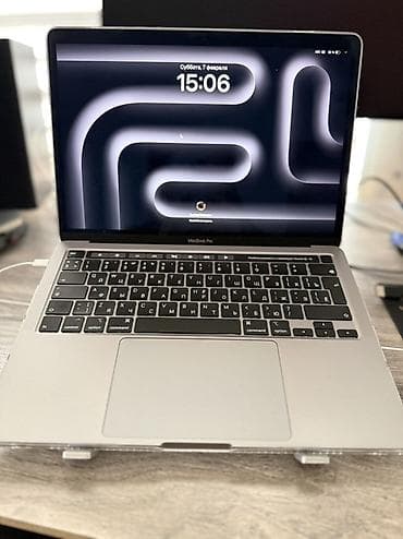 ipad mini 6: Apple MacBook noutbuk Xüsusiyyətlər: -intel i5 -Ram 8gb - Ssd 512 - — 6