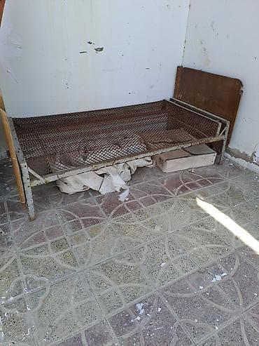 taxt doweyi: Metall çarpayı karkası masdagadadi real alanlar zeng vursun - — 2