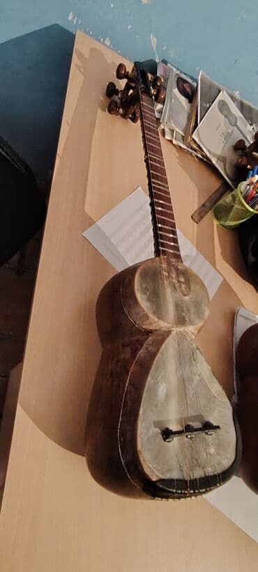 11 ci sinif azerbaycan dili dersliyi: Tut ağacından hazırlanıb köhnə tardır, səslənməsi yaxşıdır, çanağında — 4