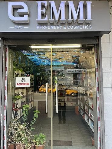 EMMI Perfumery & Cosmetics – 1972-dən ətir və kosmetika mağazası — 3
