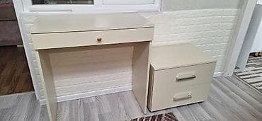 acilib baglanan stollar: Minimalist yazı/visaj masası və 2 çekmeceli tumbadan ibarət dəst. yazı — 3