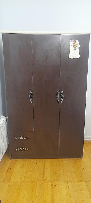 3 qapılı, Siyirməli, Qəhvəyi, Digər material, Açılan, Düz dolab
