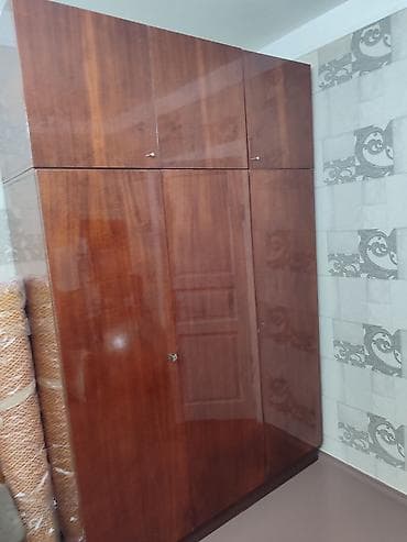 Paltar şkafı,üstü dolab (sovet mebeli
pulsuz verilir at lalafo.az Paltar şkafı,üstü dolab (sovet mebeli
pulsuz verilir