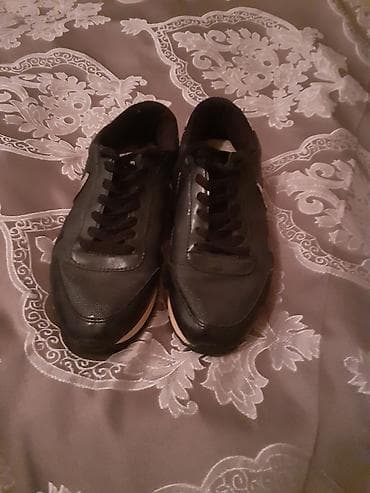 ayaqq: Gencede satilir orginal Nike krasofka Unisex hemi oglan hemi qiz ucun — 2