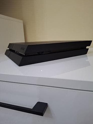 Видеоигры и приставки: Qeyd: PlayStation 4 ideal vəziyətdədir. Üzərində 2 ədəd təzə pult — 1