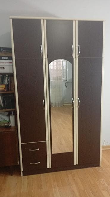 Dolab 100 azn təcili satlır Biləcəri 24df Nəzrin