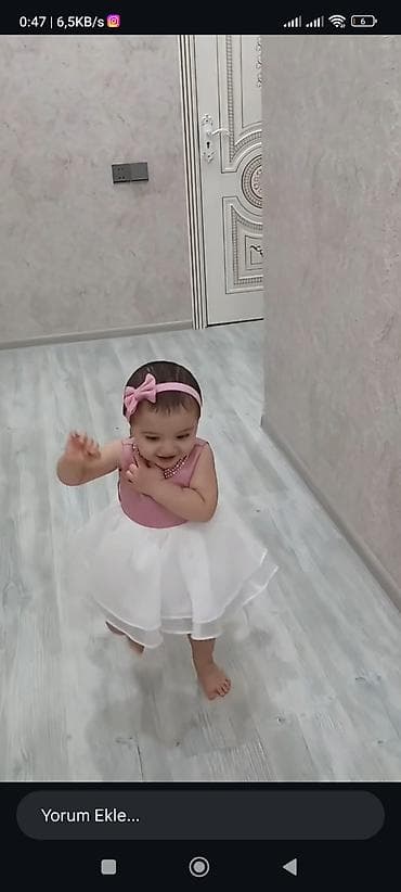 Geyim satılır 20 manat ad günü ucun özəl tikilib. 1 ve 1 yas yarim