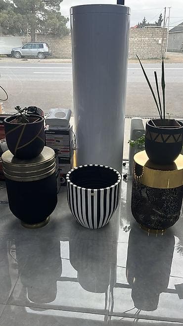 sarmaşıq gul: Dekorativ güldan/çiçək qabları dəsti - Müxtəlif dizaynlar — 1