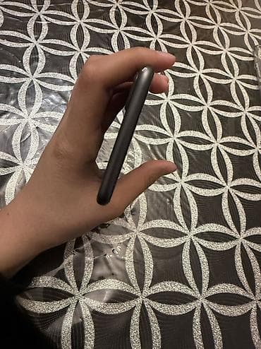 iphone 8 ekranı: IPhone 8 Plus, 64 GB, Jet Black, Barmaq izi — 8