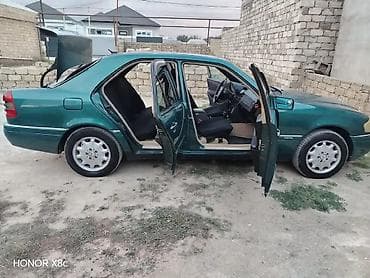 prius baqaj: Mercedes-Benz C-Class W202 sedan - Gövdə: 4 qapılı sedan, yaşıl rəng — 3
