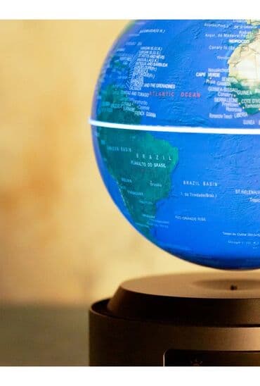 Güzgülər: Təsvir Avtomatik qaldırma funksiyası ilə havaya qalxan işıqlı qlobus — 4