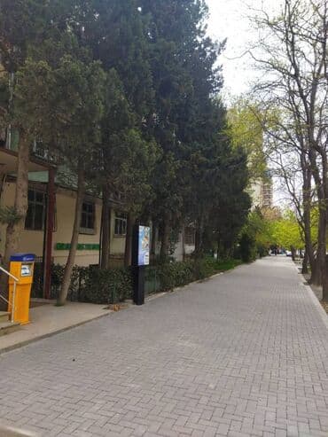 obyek satilir: Obyektə yararlı mənzil satılır. Elmlər akademiyası metrosuna yaxın 5/1 — 7