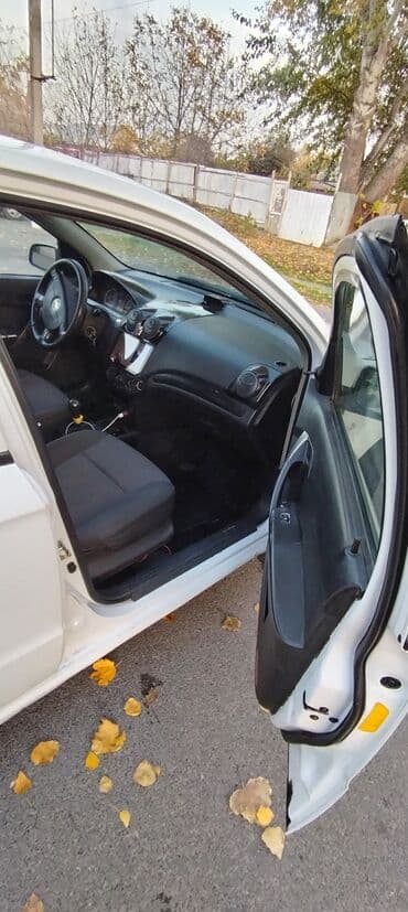 hyundai sonata 2011: Chevrolet Aveo: 1.2 l | 2011 il 420000 km Sedan — 12