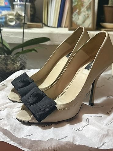 Zara Woman Collection açıq burunlu dikdaban ayaqqabılar
37 olcu