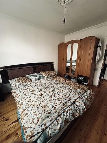 xırdalan emlak: Ev sahibiyəm Vasitəçi deyiləm. 3 Mərtəbəli Apartman. 3 cü mertebesi👍🏻 — 4