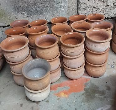 Məhsul: Əl işi saxsı qablar (qazan/kasa tipli) Təsvir: - Təbii gildən