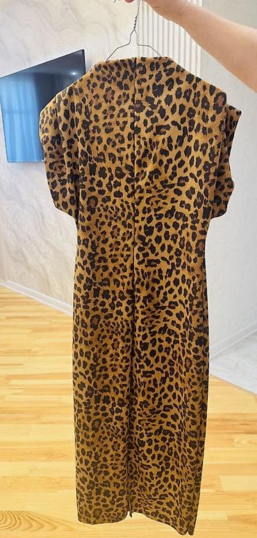 cins don: Leopar naxışlı qadın paltarı - Üslub: klassik və zərif, leopar print — 2
