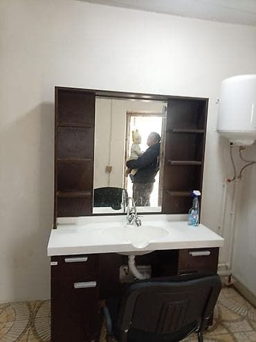 salon polka: Salona uyğun vizaj/salon iş stolu və güzgü vitrinli modul - Quruluş — 2