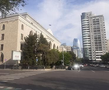 Şəhərin mərkəzində 28 May Metro. Səməd Vurğun bağın yaninda 2 otagli lalafo.az -da Şəhərin mərkəzində 28 May Metro. Səməd Vurğun bağın yaninda 2 otagli