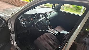 mercedes vito 2011: Mercedes-Benz E-Class: 2 l | 2001 il Sedan — 3