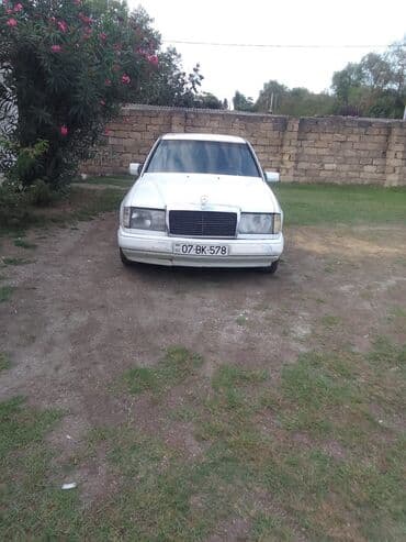 купить чехлы на авто: Mercedes-Benz E 200: 2 l | 1986 il Sedan — 1