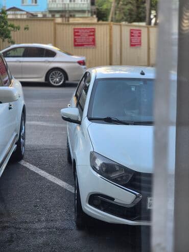 vaz 2103: Barter de var Lada Granta modelinin bu ağ rəngli sedanı dörd qapıya və — 12