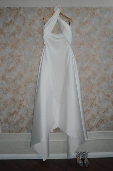 meqa maks: Ziyafət donu, Maksi, M — 1