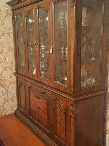 стильная прихожая мебель: İşlənmiş, Açılan, 4 qapılı Düz dolab, Bufet, Malayziya — 2