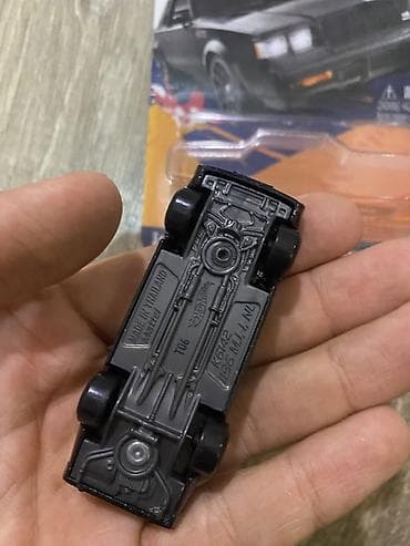 bas gitara: Kapotu acilan modeldir Kutu altdan acilib kutuda yungul zerer var — 5