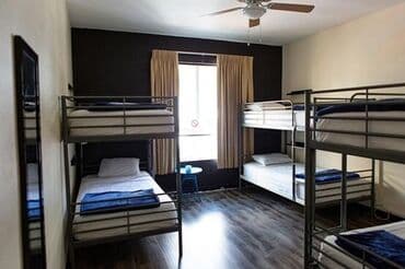 ulduz metrosu: Global Hotel Baku ekonom 2 nəfərlik otaq 35 Azn standart 4 neferlik — 1