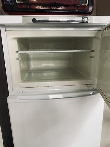 ikinci el ayfon 8: 2 qapılı Indesit Soyuducu Satılır, rəng - Ağ — 2