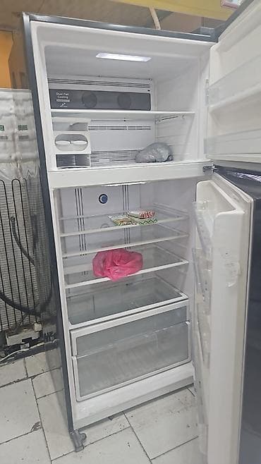 oculus 2: 2 qapılı Hitachi Soyuducu Satılır, rəng - Qara, Təkərli — 2