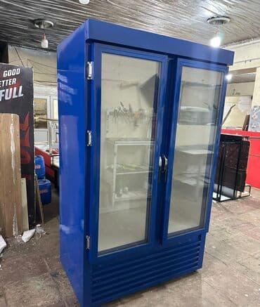 ugur vitrin soyuduculari: Mavi rəngli, iki qapılı vitrin tipli soyuducu/kamera. - Ön hissədə — 1