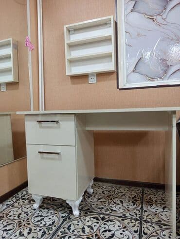 Volkswagen: Стол для маникюра — 2