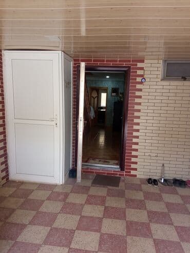 saray qəsəbəsi ev: Qaraçuxur qəs. 5 otaqlı, 180 kv. m, Kredit yoxdur, Yeni təmirli — 24