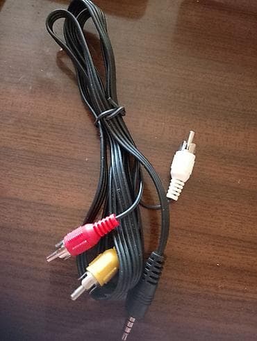 3.5 mm TRRS to RCA AV kabeli - Qoşulmalar: 1x 3.5 mm 4-pin (TRRS)