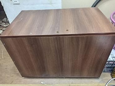 ikinci əl stol: Sandıg — 1