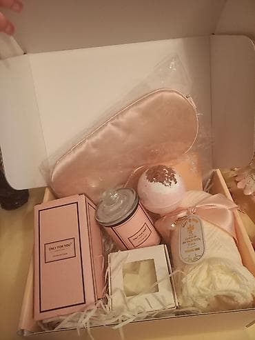 karbon maska: Hədiyyə qutusu – Özünü Zövqləndir seti Zərif açıq şaftalı rəng — 1