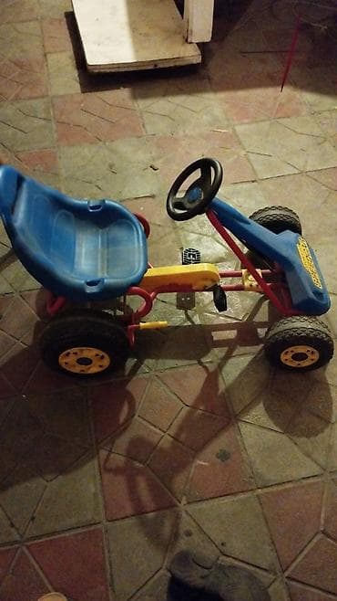 Uşaq pedallı karting maşını



heç bir problemi yoxdu qiymət sondu