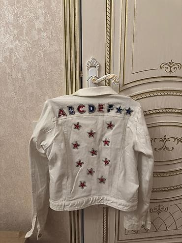 saat topdan: Məhsul 1: Ağ cins jaket - Klassik cins fasonu, düyməli ön bağlama - — 2