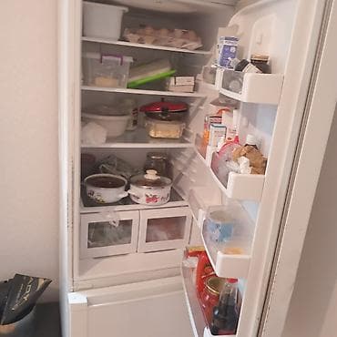 samsung note 11: Ağ rəngli iki bölməli soyuducu - Yuxarıda geniş soyutma bölməsi — 2